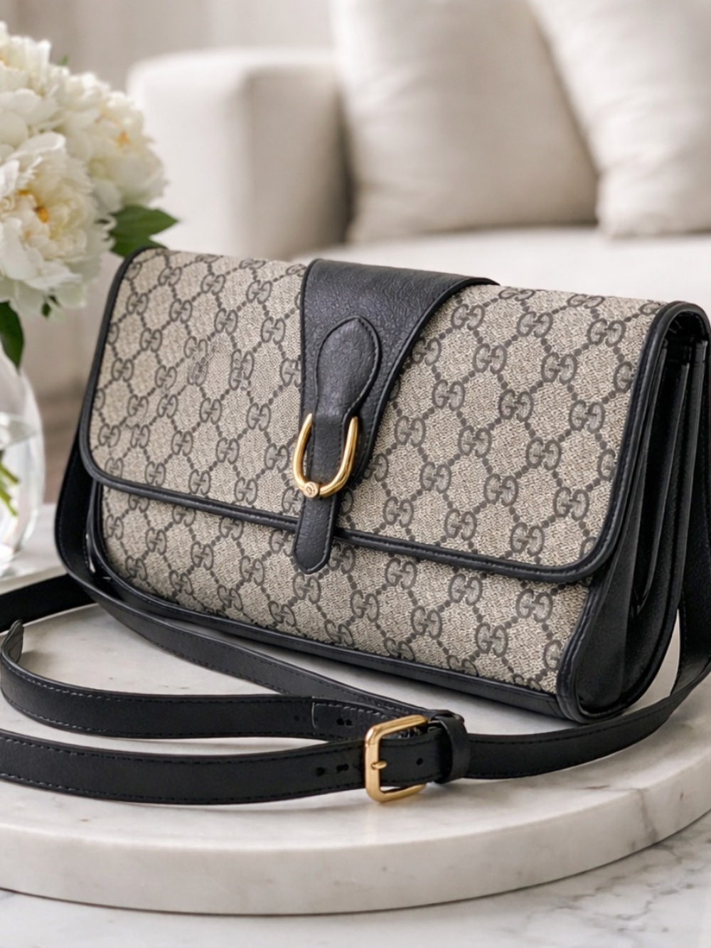 Authentic Gucci GG Supreme Leather Shoulder Bag/ Crossbody Bag.